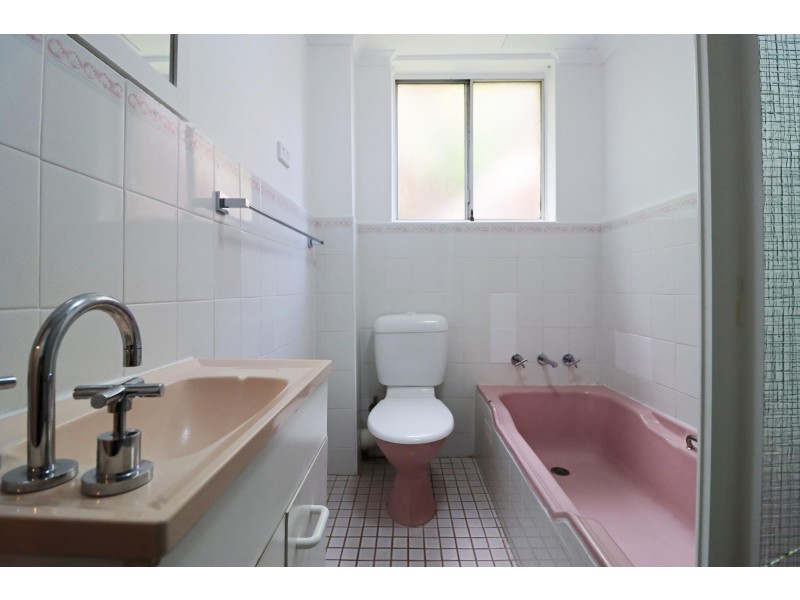 2/72 Phillips Street, Roselands NSW 2196