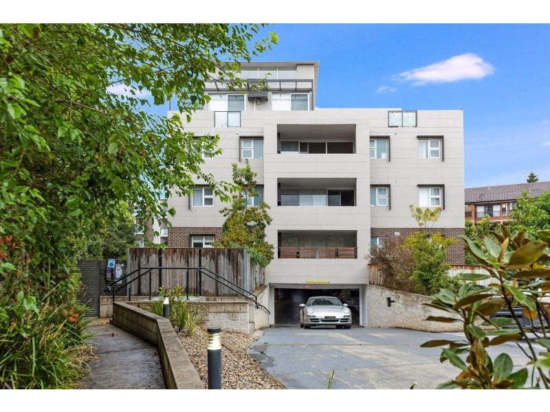 31/12-20 Garnet Street (Enter Via 18 Aboukir Stre, Rockdale NSW 2216