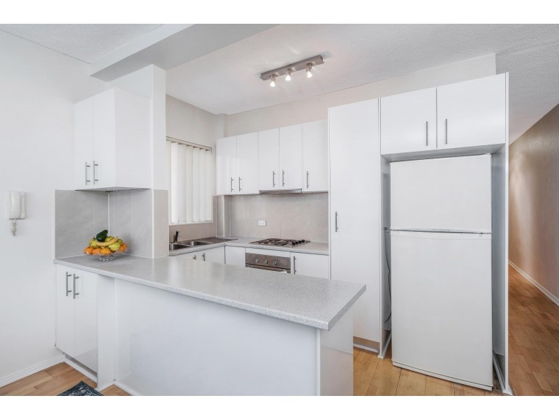 2/96 The Grand Parade, Brighton Le Sands NSW 2216