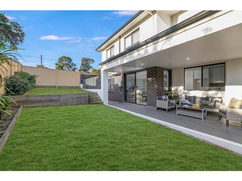 90 Bonds Road, Peakhurst NSW 2210