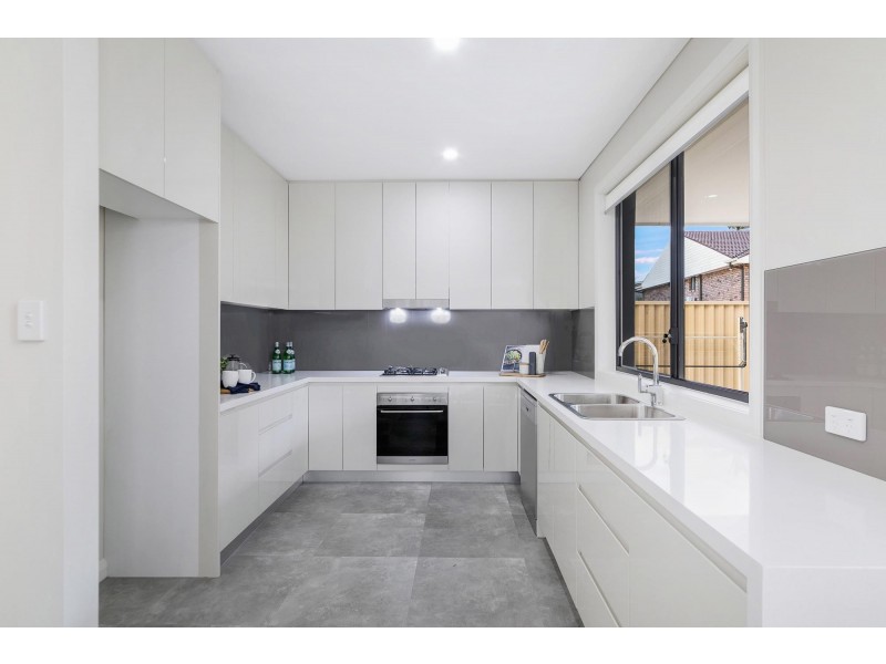 90 Bonds Road, Peakhurst NSW 2210