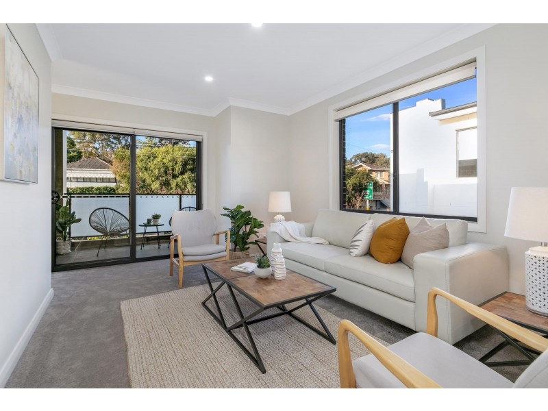 90 Bonds Road, Peakhurst NSW 2210