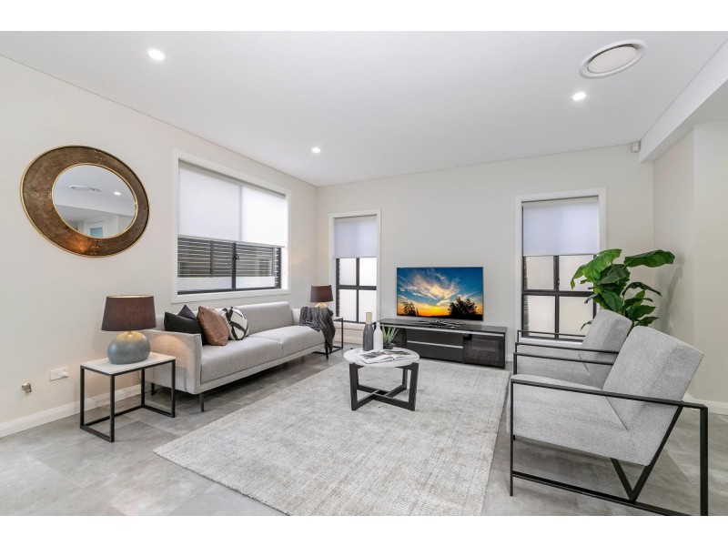 90 Bonds Road, Peakhurst NSW 2210