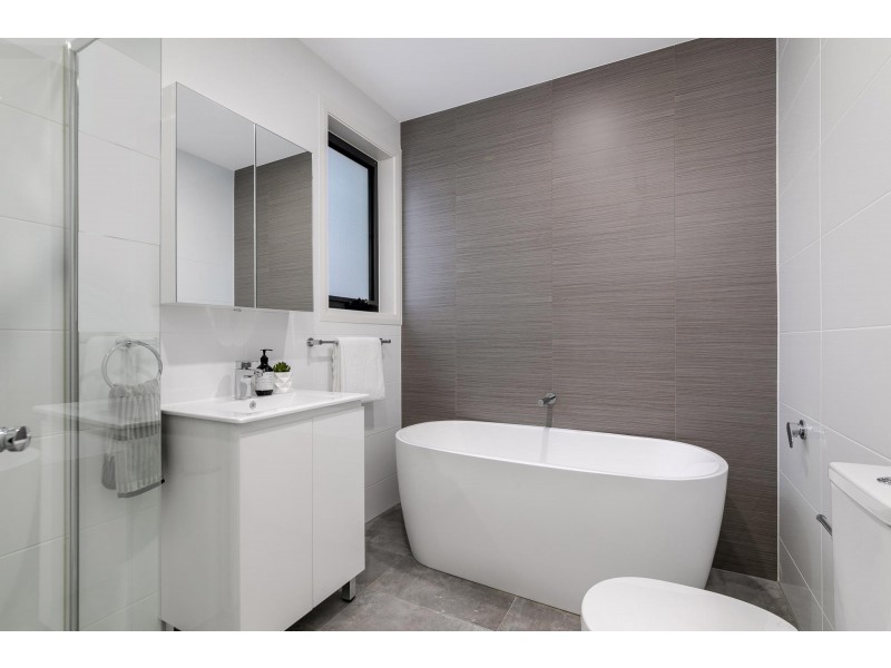 90 Bonds Road, Peakhurst NSW 2210