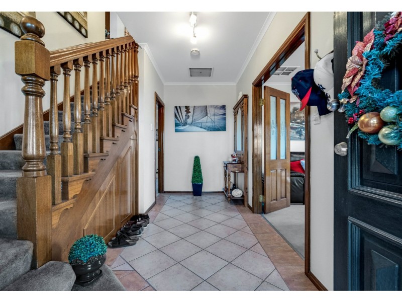 102 Perry Barr Road, Hallett Cove SA 5158