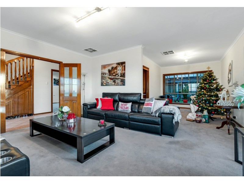 102 Perry Barr Road, Hallett Cove SA 5158