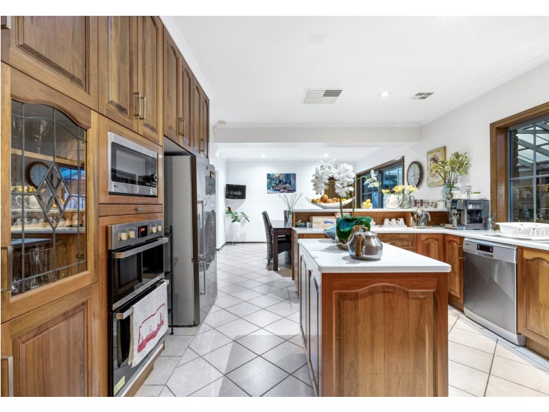 102 Perry Barr Road, Hallett Cove SA 5158