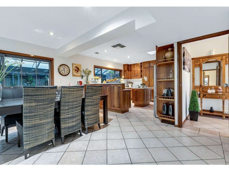 102 Perry Barr Road, Hallett Cove SA 5158