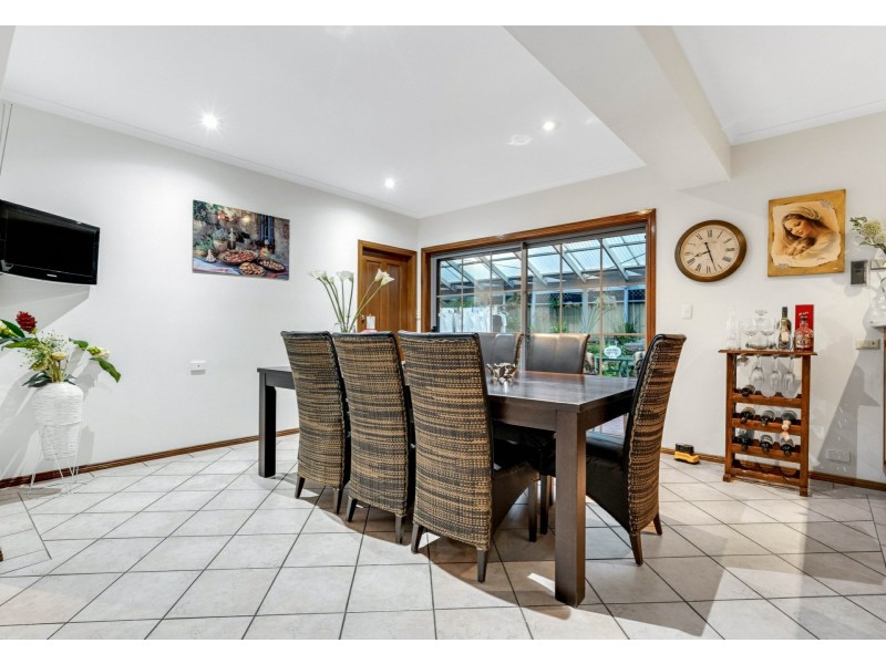 102 Perry Barr Road, Hallett Cove SA 5158