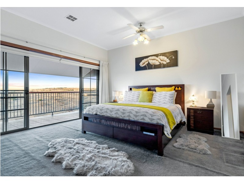 102 Perry Barr Road, Hallett Cove SA 5158