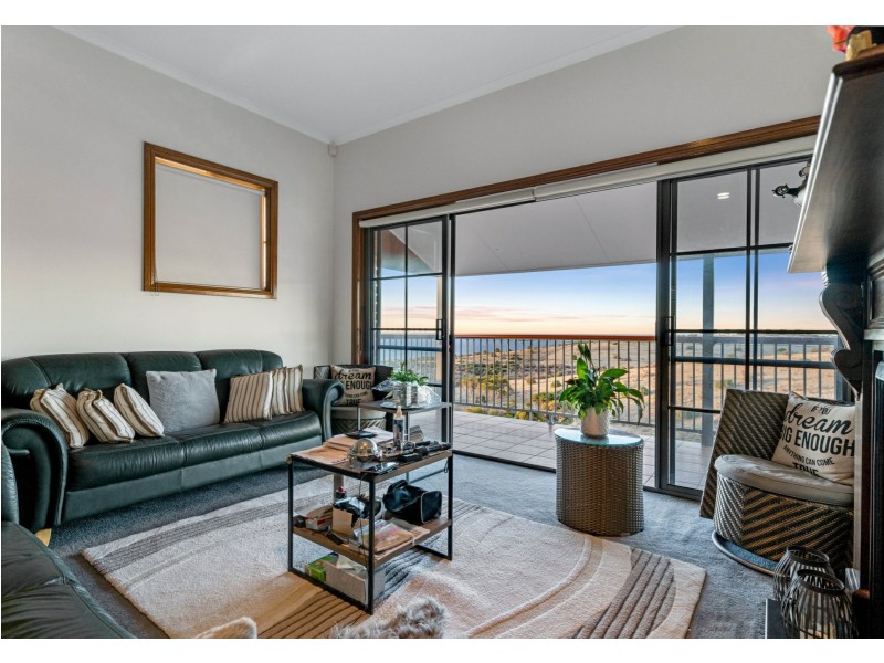 102 Perry Barr Road, Hallett Cove SA 5158
