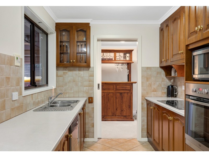 41 Moor Crescent, Hallett Cove SA 5158