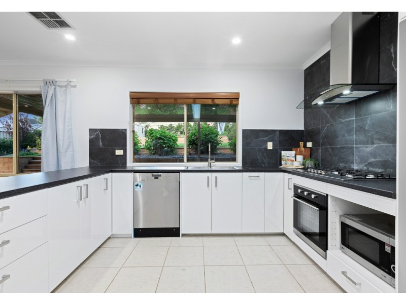 8 Ritz Boulevard, Pasadena SA 5042