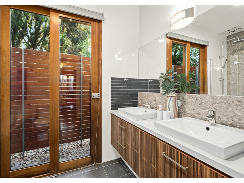 33 Riverbank Circuit, Campbelltown SA 5074