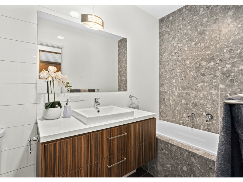 33 Riverbank Circuit, Campbelltown SA 5074