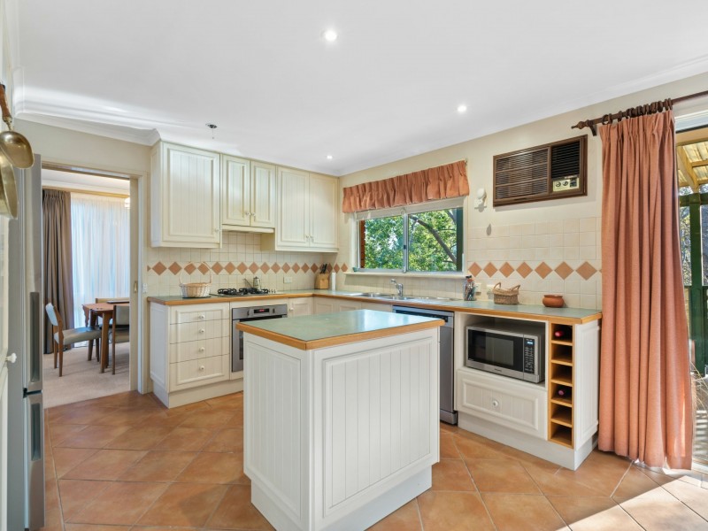 20 Glenwood Drive, Bellevue Heights SA 5050