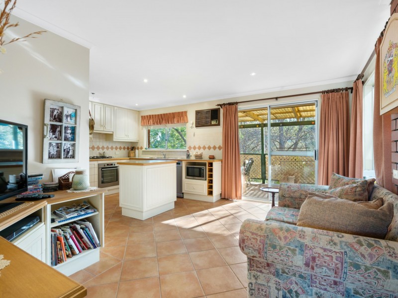 20 Glenwood Drive, Bellevue Heights SA 5050