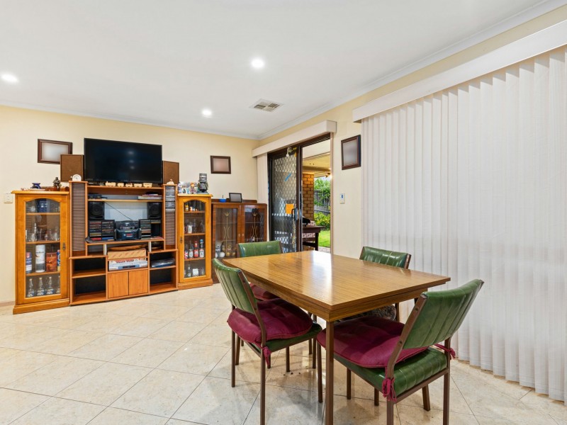 8 Vaucluse Drive, Happy Valley SA 5159