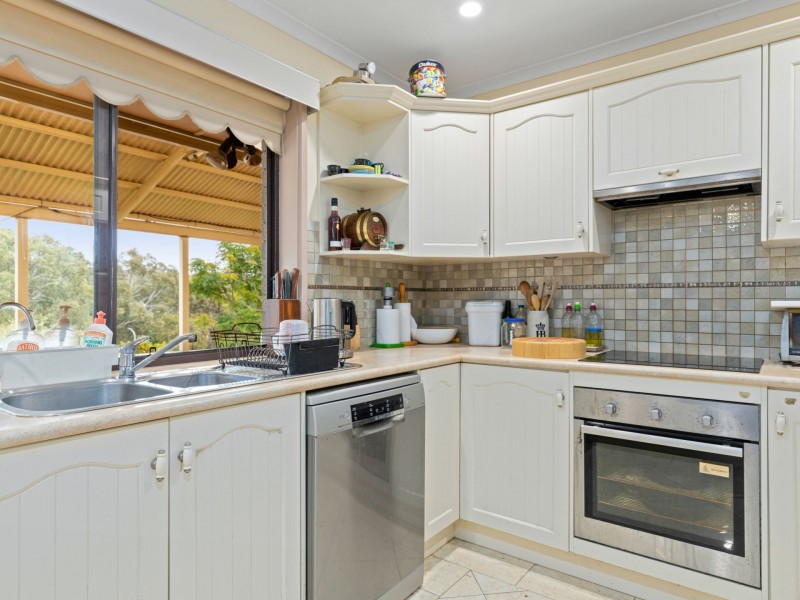 8 Vaucluse Drive, Happy Valley SA 5159