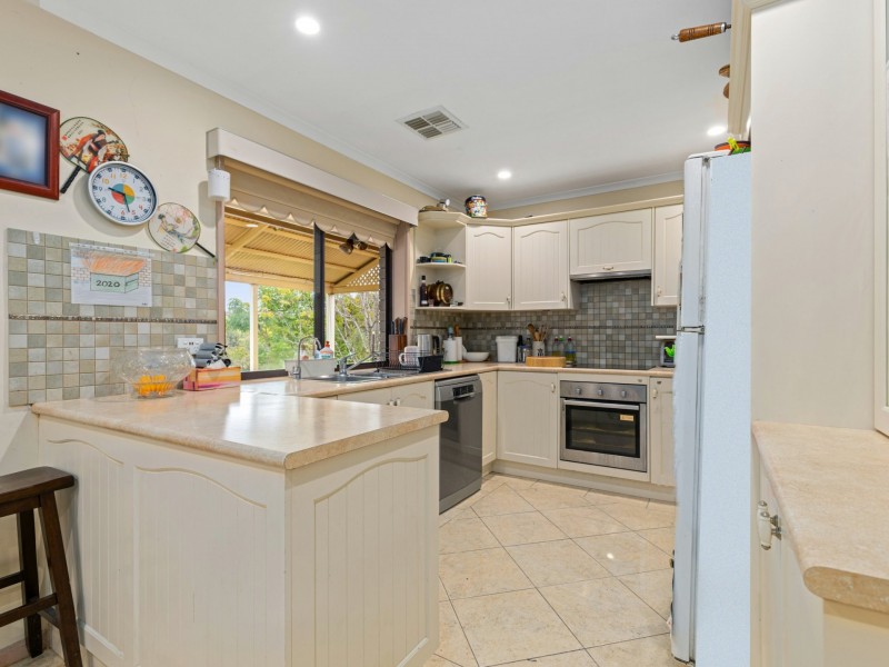 8 Vaucluse Drive, Happy Valley SA 5159
