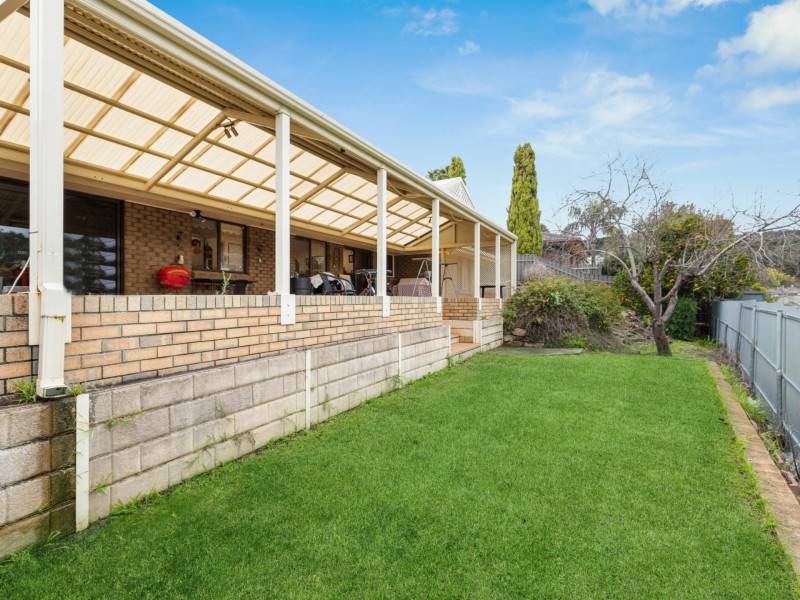 8 Vaucluse Drive, Happy Valley SA 5159