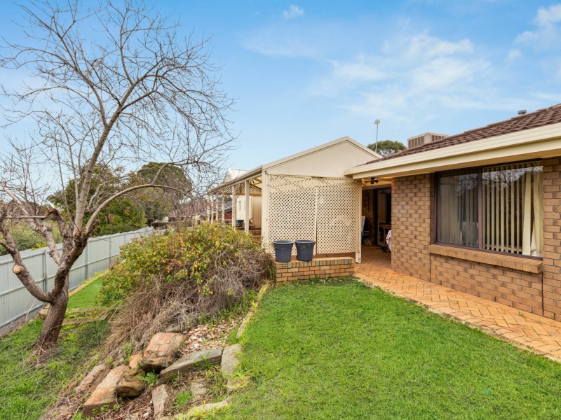 8 Vaucluse Drive, Happy Valley SA 5159
