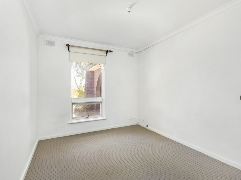 123 Black Road, Flagstaff Hill SA 5159