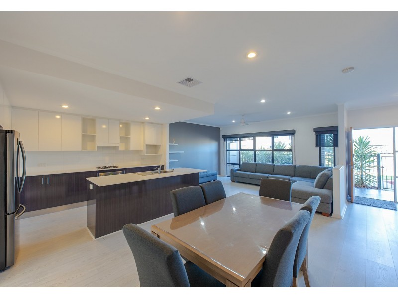 6 Chianti Lane, Mawson Lakes SA 5095