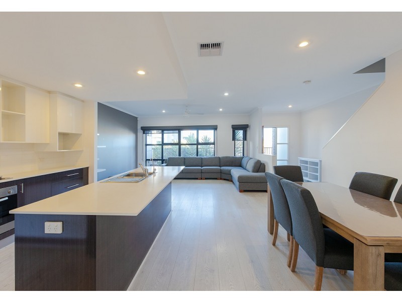 6 Chianti Lane, Mawson Lakes SA 5095