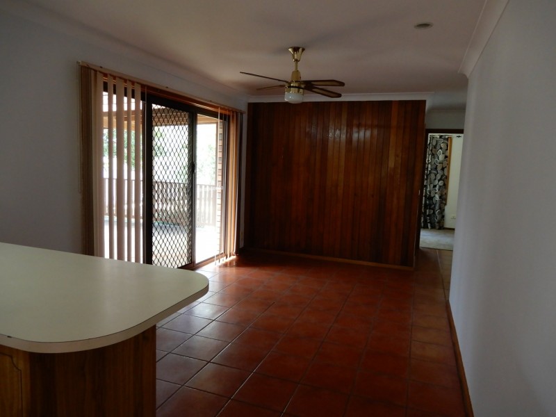 12 Alverstoke Close, Bomaderry NSW 2541