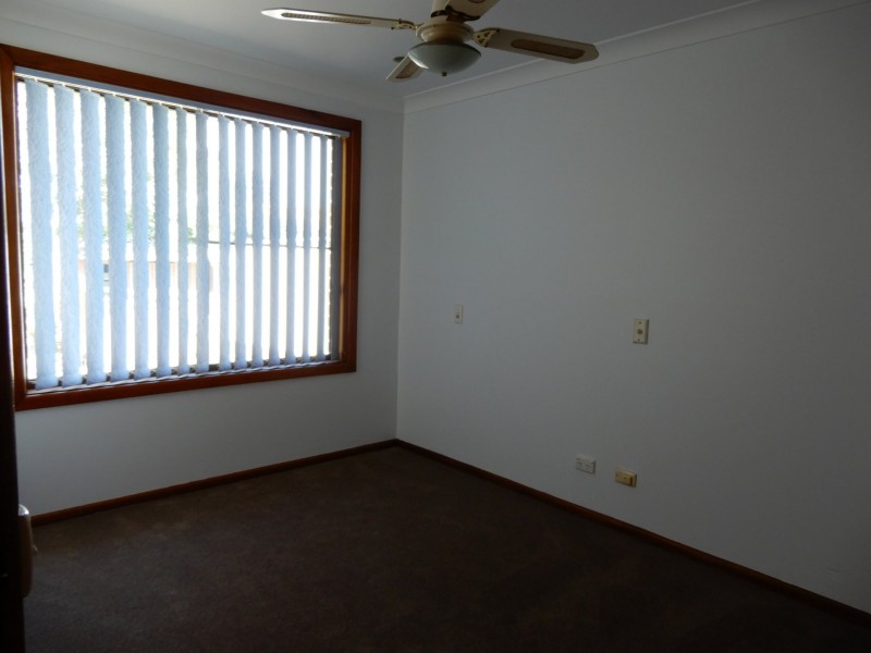 12 Alverstoke Close, Bomaderry NSW 2541