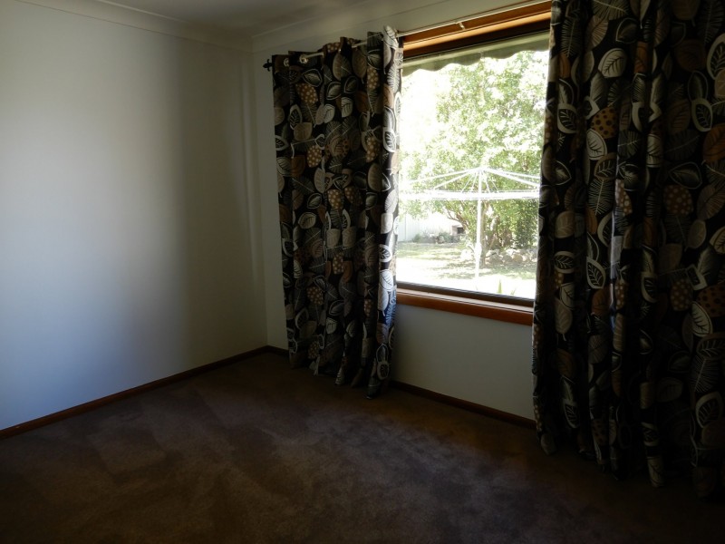 12 Alverstoke Close, Bomaderry NSW 2541