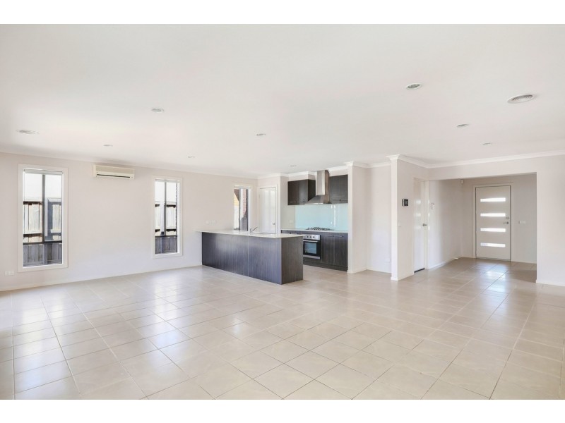 16 Kayla Avenue, Tarneit VIC 3029