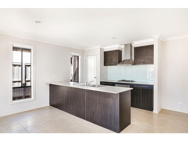 16 Kayla Avenue, Tarneit VIC 3029