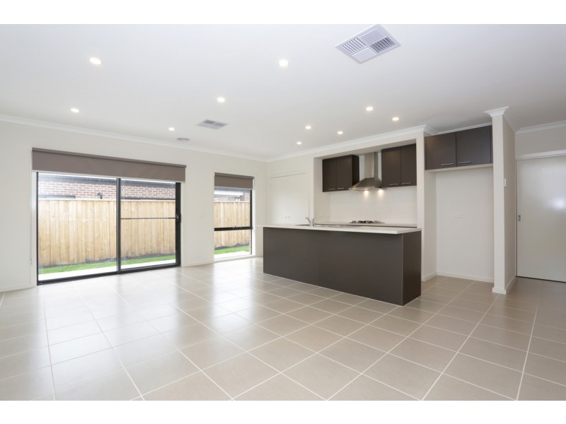 21 Cobungra Grove, Wollert VIC 3750
