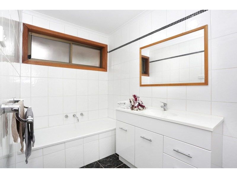 15 Halter Crescent, Epping VIC 3076