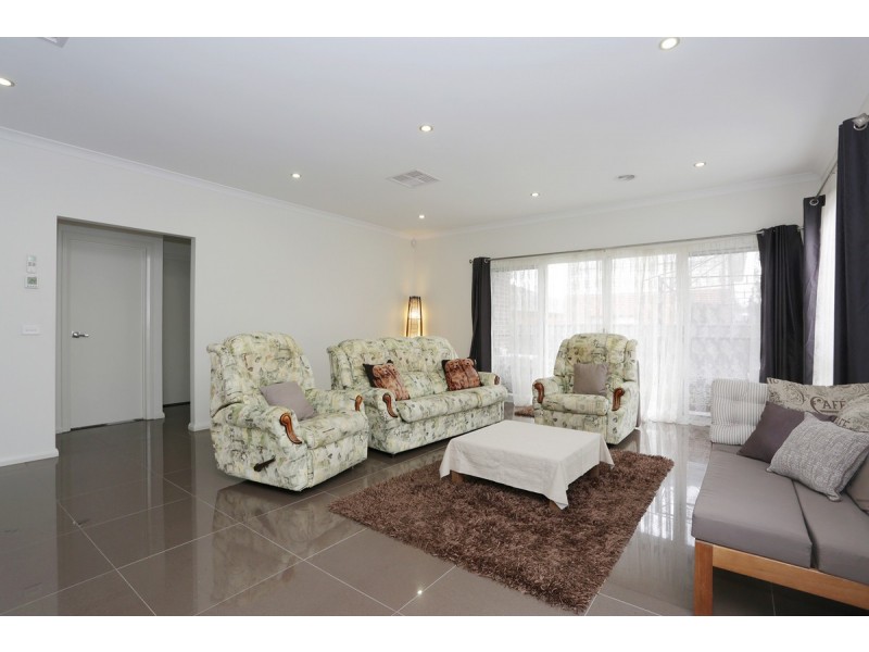 12 Creswick Drive, Wollert VIC 3750