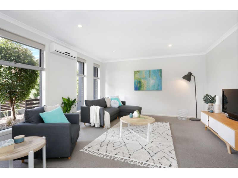 9 Carlow Walk, Lalor VIC 3075
