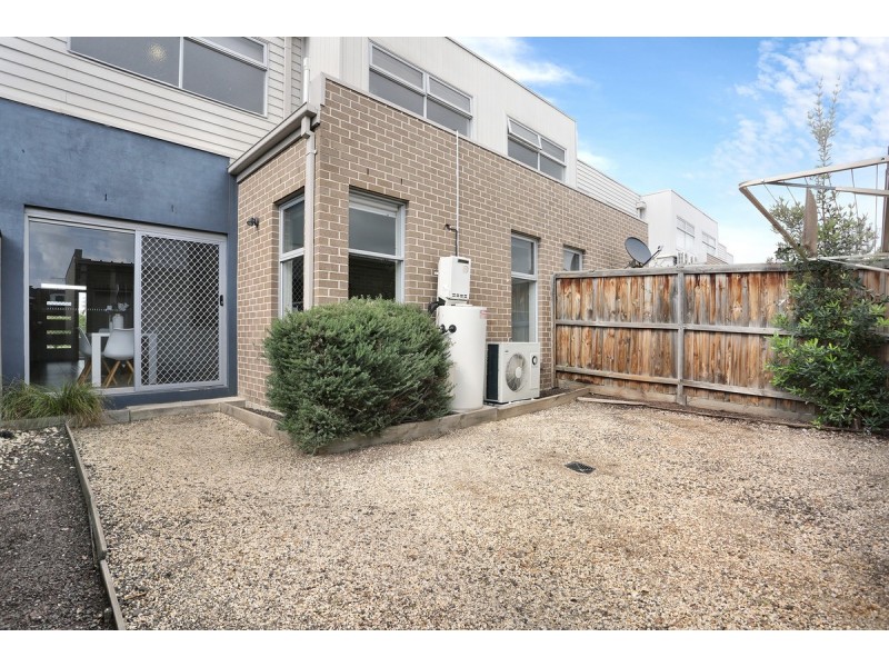 9 Carlow Walk, Lalor VIC 3075