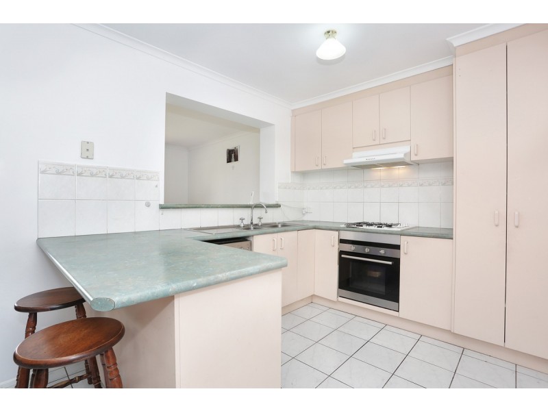 8 Chamney Place, Roxburgh Park VIC 3064