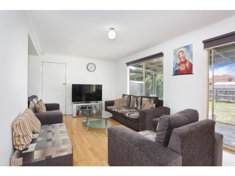 8 Chamney Place, Roxburgh Park VIC 3064