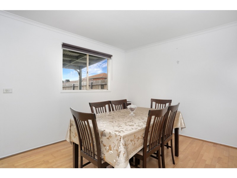 8 Chamney Place, Roxburgh Park VIC 3064