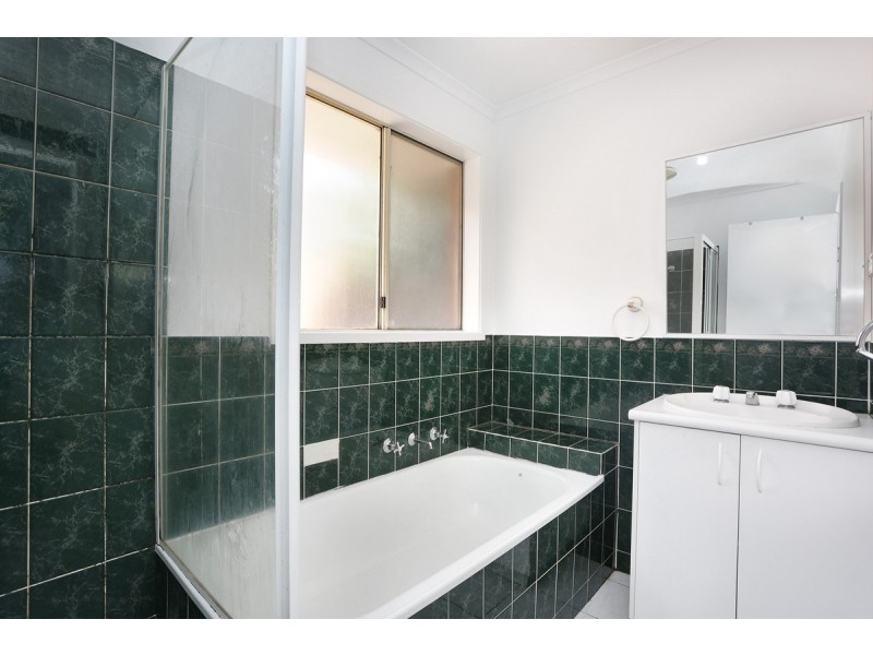 8 Chamney Place, Roxburgh Park VIC 3064