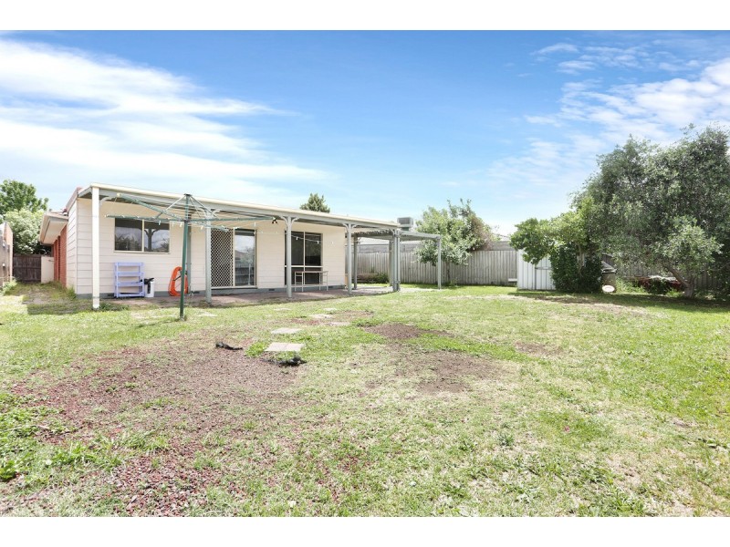 8 Chamney Place, Roxburgh Park VIC 3064