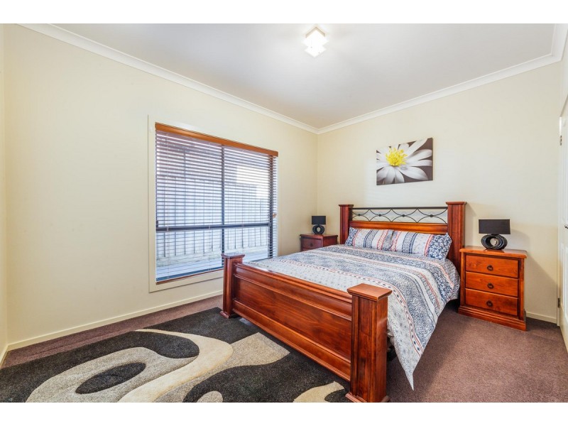 32 Creeds Farm Lane, Epping VIC 3076