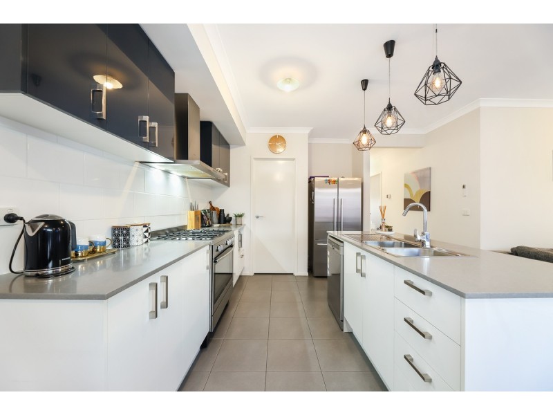 1 Courances Walk, Wollert VIC 3750