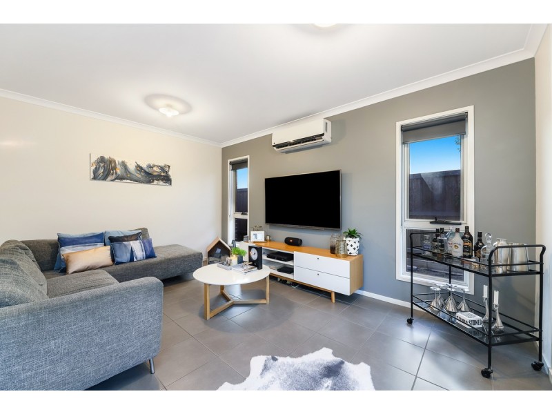 1 Courances Walk, Wollert VIC 3750