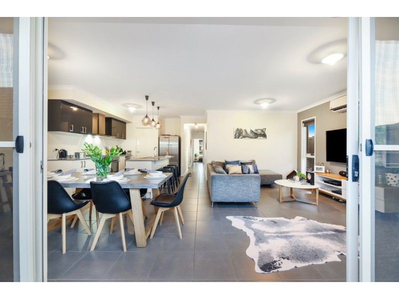 1 Courances Walk, Wollert VIC 3750