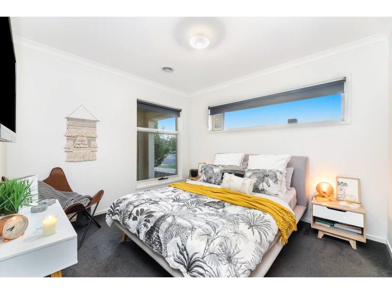 1 Courances Walk, Wollert VIC 3750