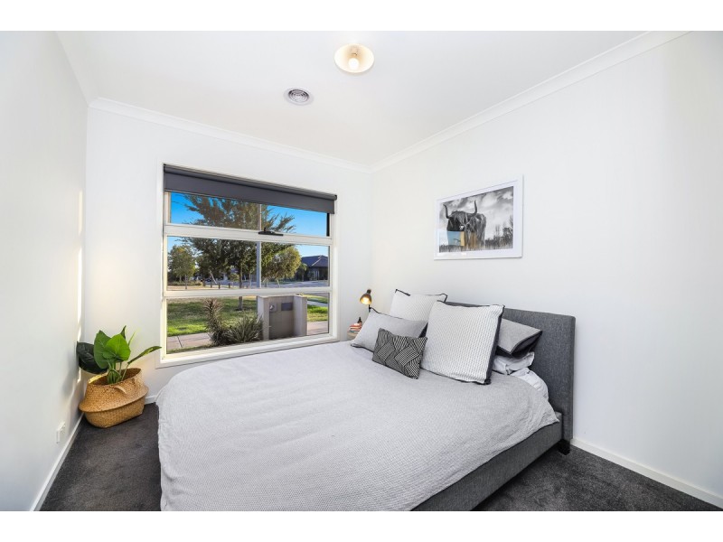 1 Courances Walk, Wollert VIC 3750